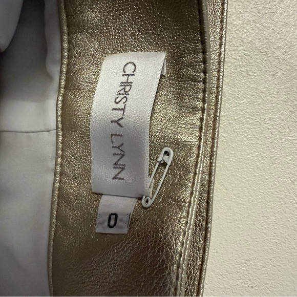 Christy Lynn Pleated High-Rise Faux Leather Shorts Size 0 - Picture 3 of 7